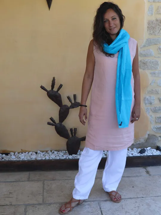 Turquoise linen scarf worn